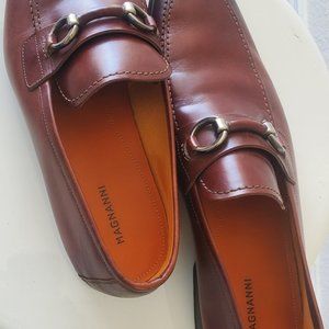 Loafers. Brown. Magnanini